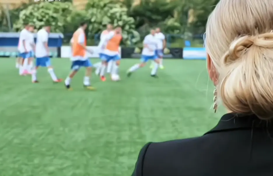 《足球队的女老板们》无删减版全集免费看-法国电影足球女老板《Footballers'Moms》高清完整版在线播放-MP4高清下载《足球队的女老板们》