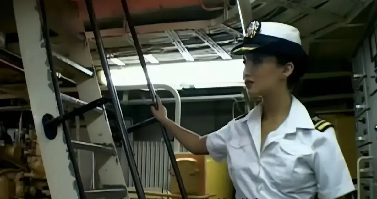 《军舰上的女兵》未删减版在线看-《军舰上的女兵》1080P高清中字资源-卡楚米领衔主演全集网盘下载