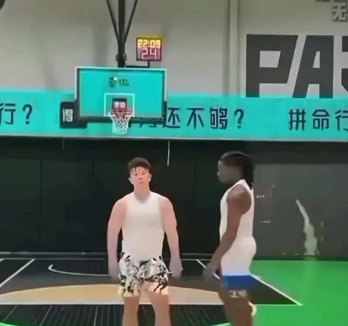 《牛教练的裤子》1080P无广告在线播放-牛教练的裤子说好切磋球技却保卫裤腰带-黑哥追着扒裤子全集
